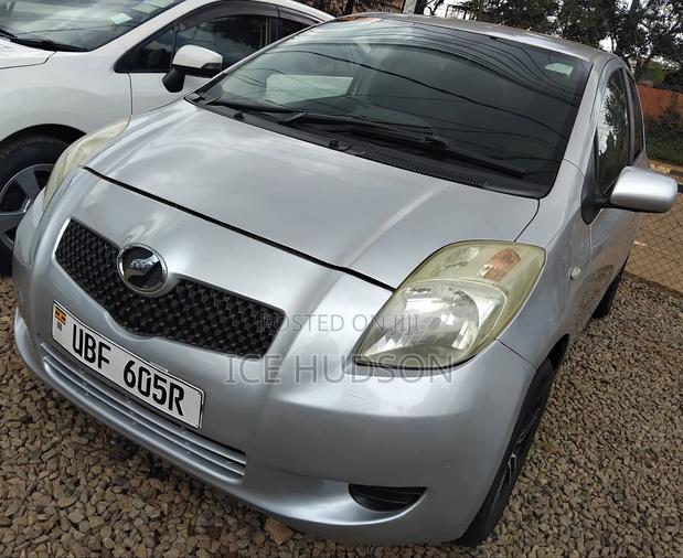 Toyota Vitz 2015 Gray