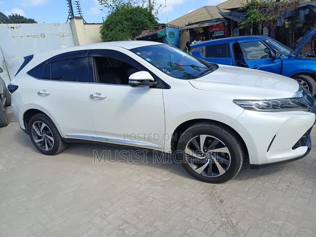 Toyota Harrier 2.0 2018