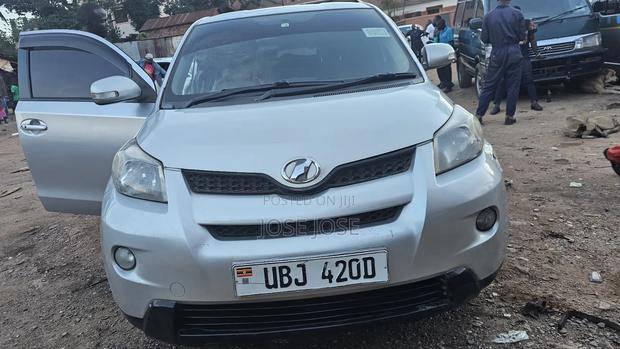 Toyota IST 2010 Silver