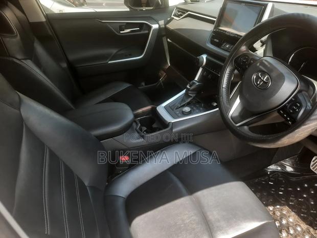 Toyota RAV4 2022 Silver