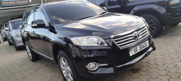 Toyota Vanguard 2011 Black