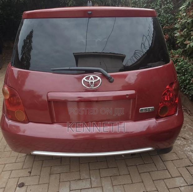 Toyota IST 2002 Maroon