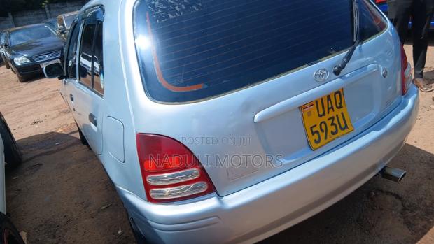 Toyota Starlet 2002 Silver