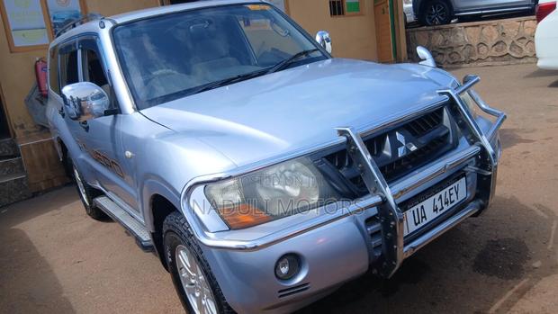 Mitsubishi Pajero 2004