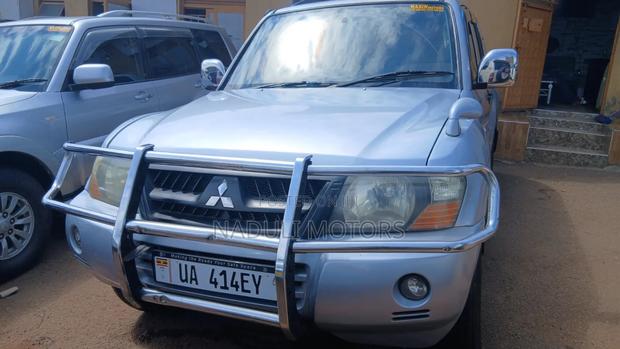 Mitsubishi Pajero 2004