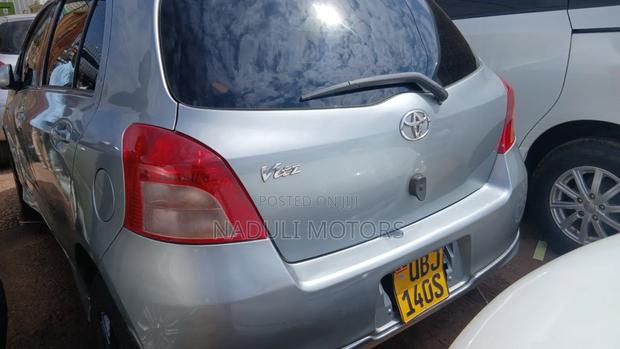 Toyota Vitz 2003 Silver