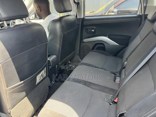 Mitsubishi Outlander 2012 Silver