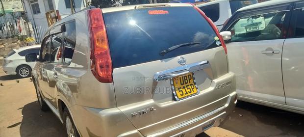 Nissan X-Trail 2010 Gold