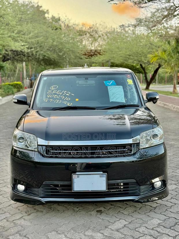 Toyota Corolla Rumion 2012 Black