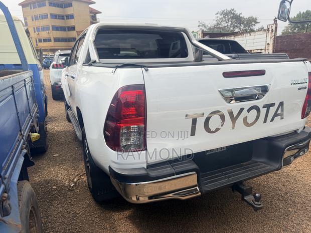 Toyota Hilux Revo Double Cab Deisel 2.8 AWD 2017 White