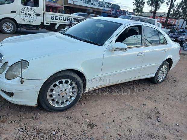 Mercedes-Benz E300 2009 White