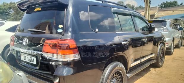 Toyota Land Cruiser Prado 2017 Black