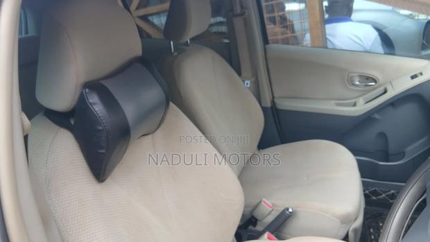 Toyota Vitz 2005 Silver
