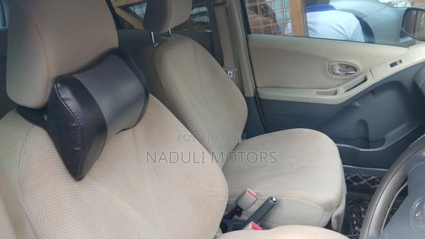 Toyota Vitz 2005 Silver