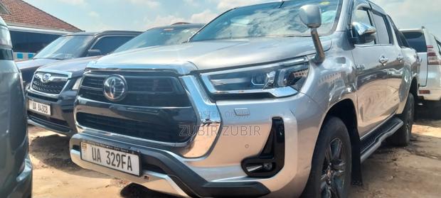 Toyota Hilux 2020 Silver