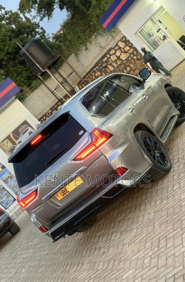 Lexus LX 570 (5 seats) AWD 2018