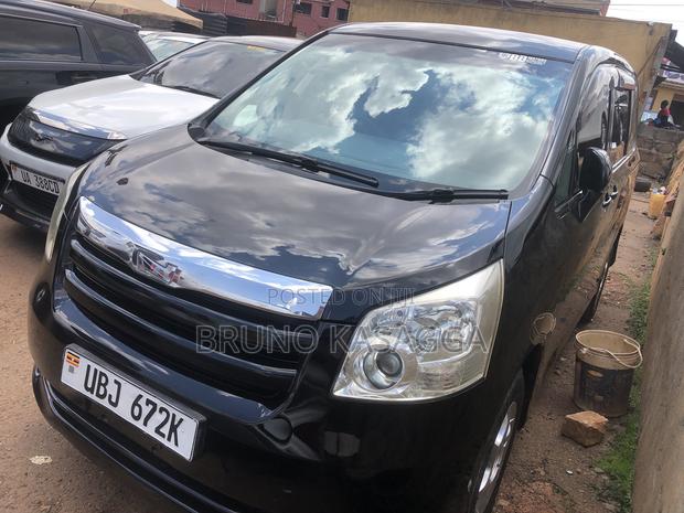 Toyota Noah 2008 Black
