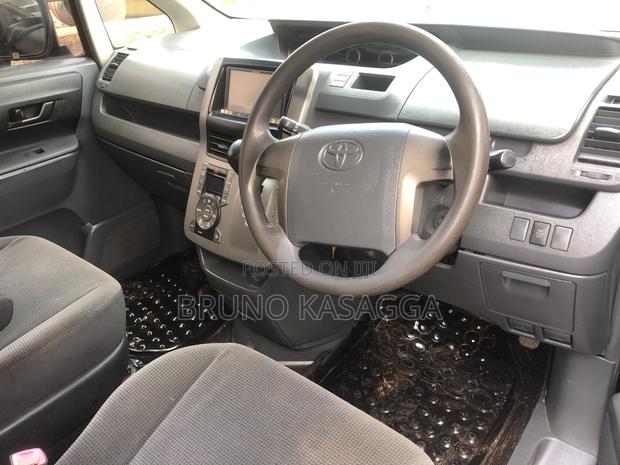 Toyota Noah 2008 Black