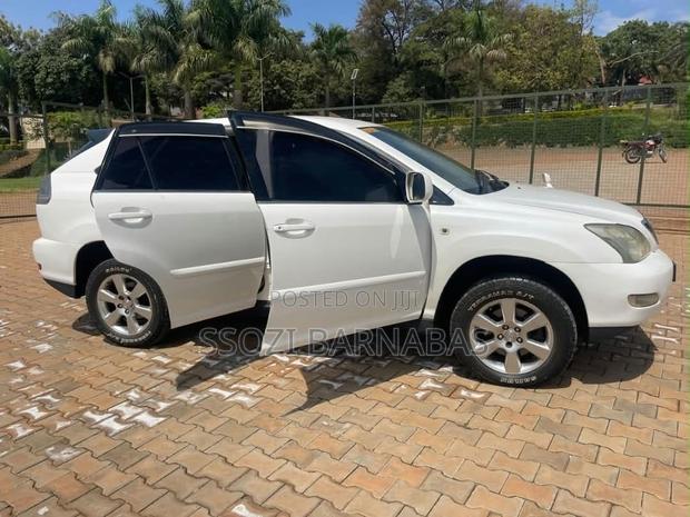 Toyota Harrier 2006 White