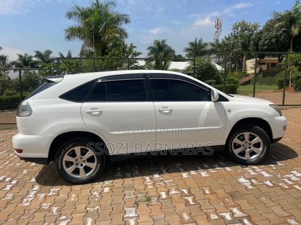 Toyota Harrier 2006 White