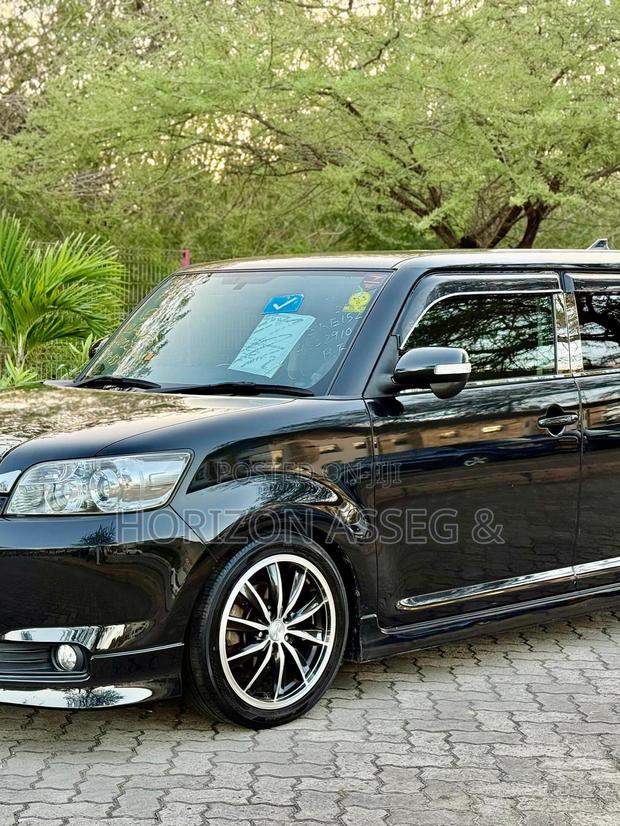 Toyota Corolla Rumion 2012 Black
