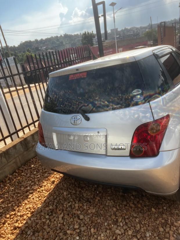 Toyota IST 2006 Silver