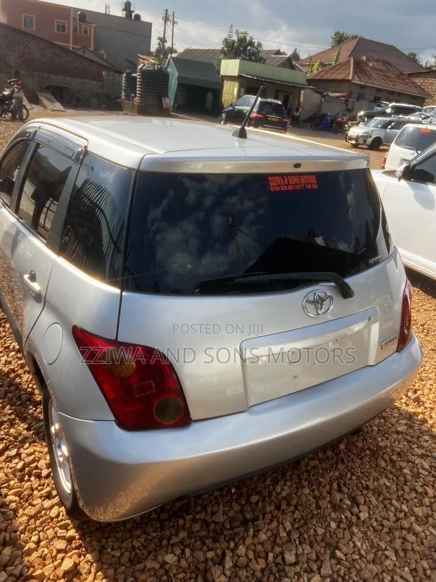 Toyota IST 2006 Silver