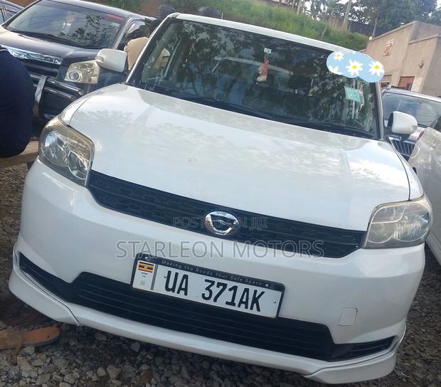 Toyota Corolla Rumion 2010 White
