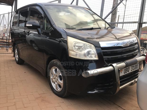 Toyota Noah 2008 Black