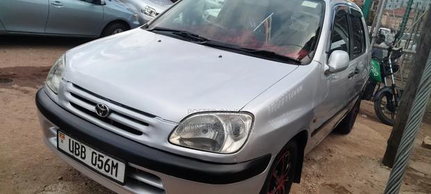 Toyota Raum 1999 Silver