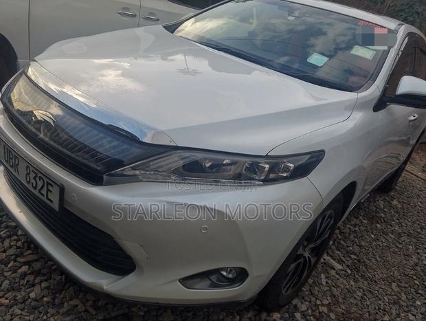 Toyota Harrier 2.0 2016 White