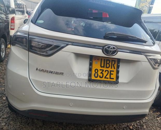 Toyota Harrier 2.0 2016 White
