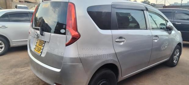 Toyota Passo Sette 2010 Silver