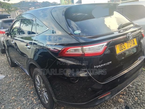 Toyota Harrier 2.0 2016 Black