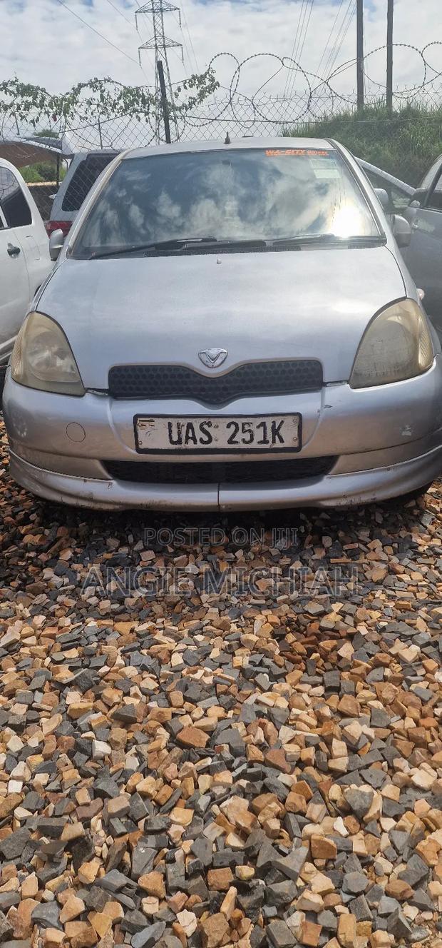 Toyota Vitz 1.3 AWD 3dr 2000 Silver
