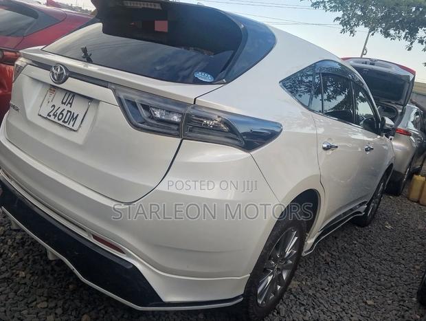 Toyota Harrier 2016 Silver
