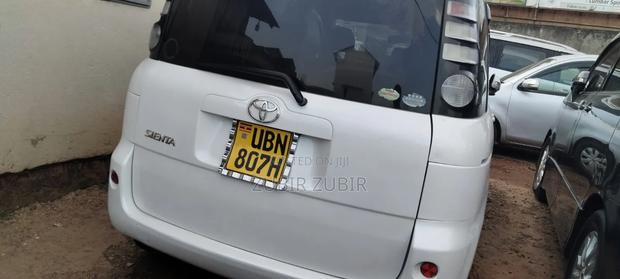 Toyota Sienta 2008 White