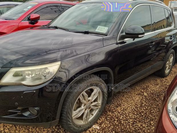 Volkswagen Tiguan 2010 Black