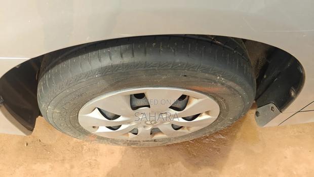 Toyota Noah 2012 Silver
