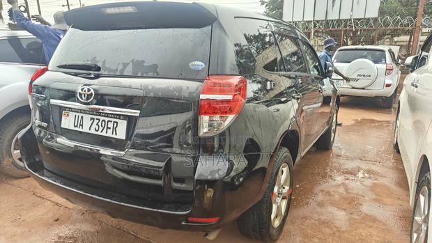 Toyota Vanguard 2012 Black
