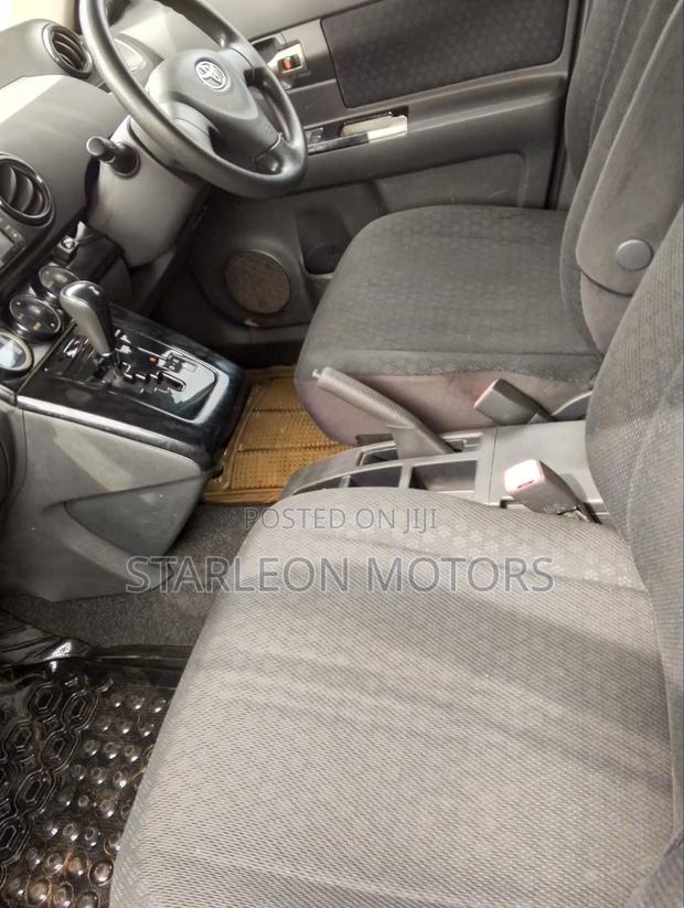 Toyota Corolla Rumion Hatchback 1.5 FWD 2010 Black