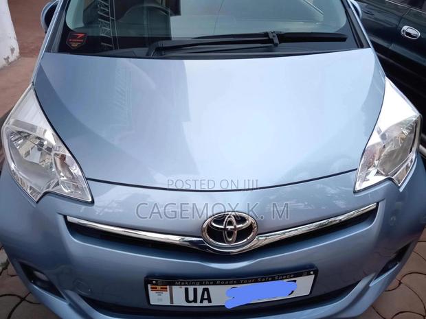 Toyota Ractis 2013 Blue