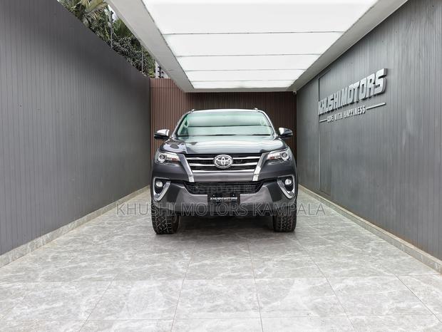 Toyota Fortuner 2017 Brown
