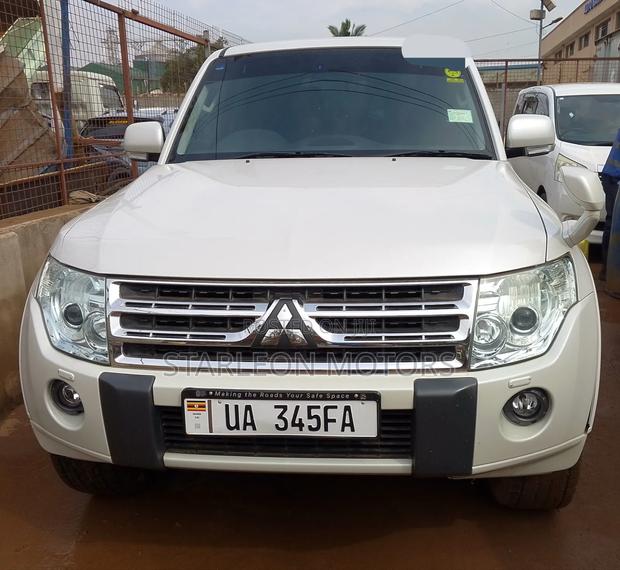 Mitsubishi Pajero 3.2 Di-Dc GLS 2011 White