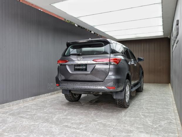 Toyota Fortuner 2017 Brown