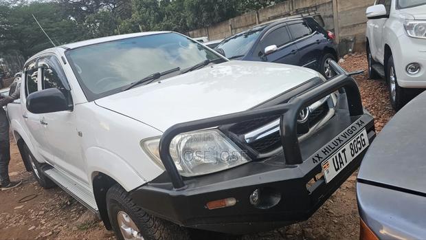 Toyota Hilux 2009 White