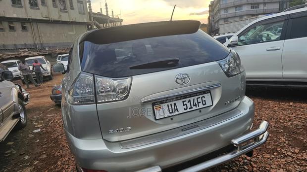 Toyota Harrier 2010 Silver