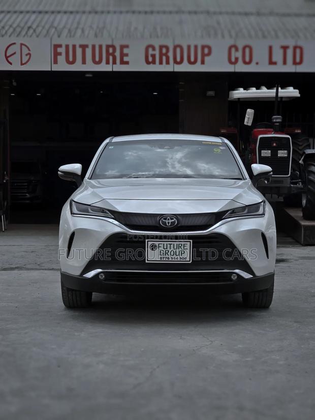 Toyota Harrier 2.0 2021 White