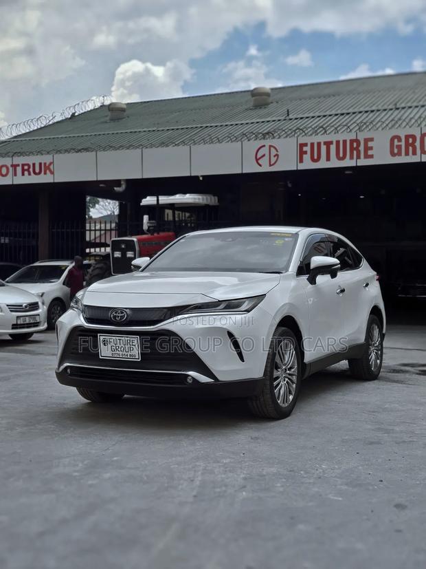 Toyota Harrier 2.0 2021 White