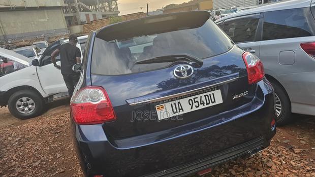 Toyota Auris 2011 Blue
